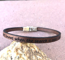 Load image into Gallery viewer, Personalized Thin Bracelet w/ Stainless Steel Clasp