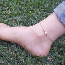 Load image into Gallery viewer, Women's Pearl Anklet